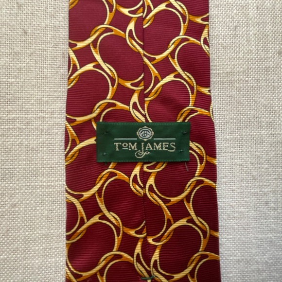 •Tom James Burgundy Gold Geometric Design Silk Tie - Picture 6 of 10